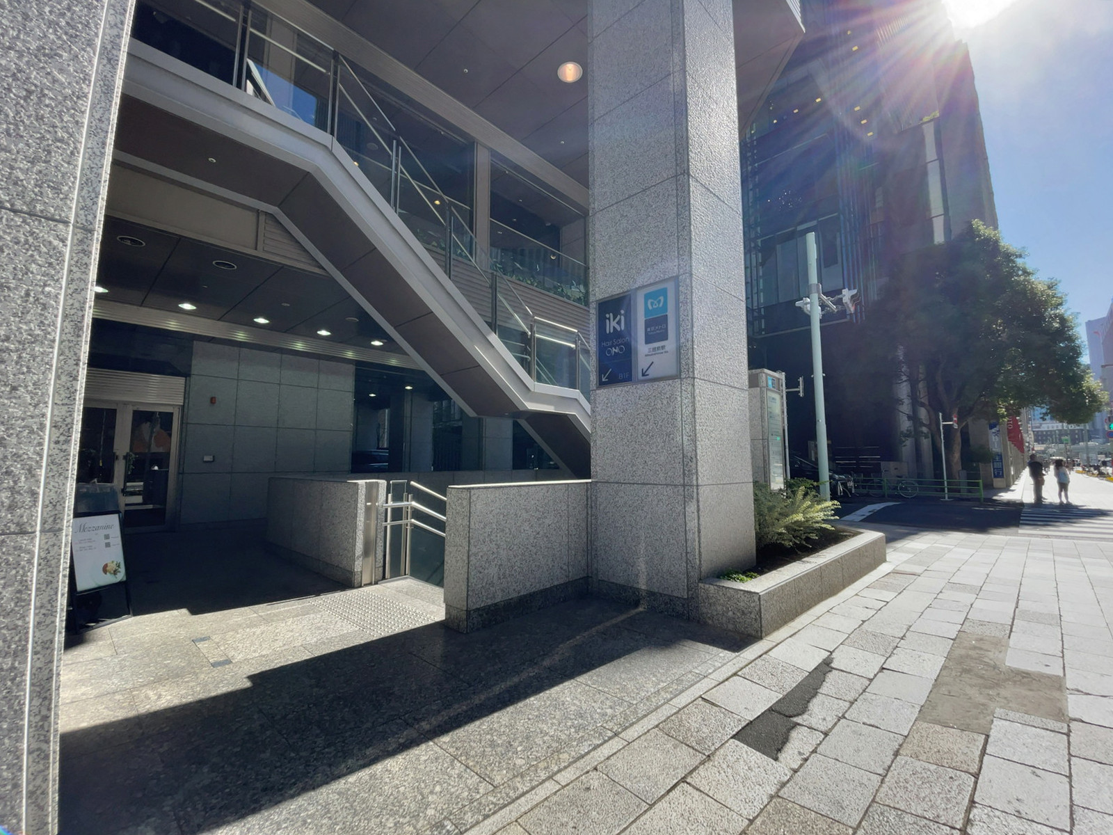 徒歩圏内の「新日本橋駅」