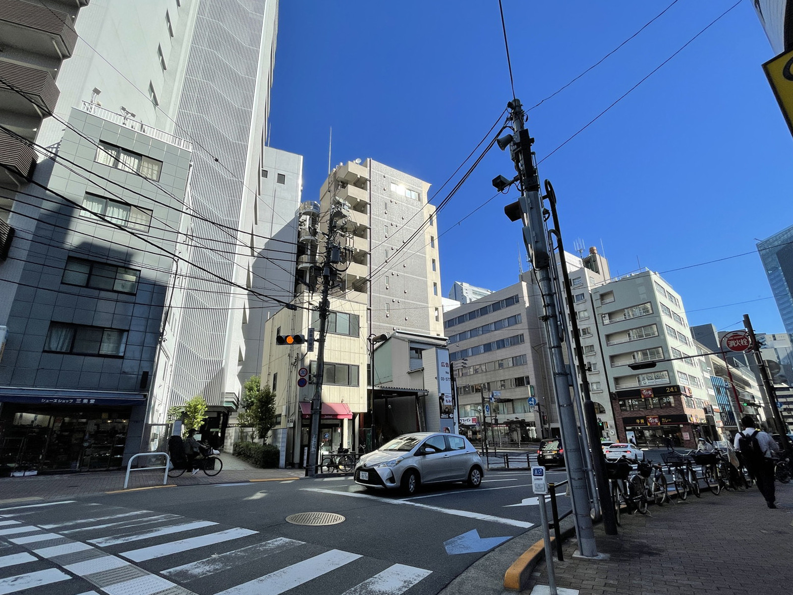 TRUST VALUE三田前面の通り