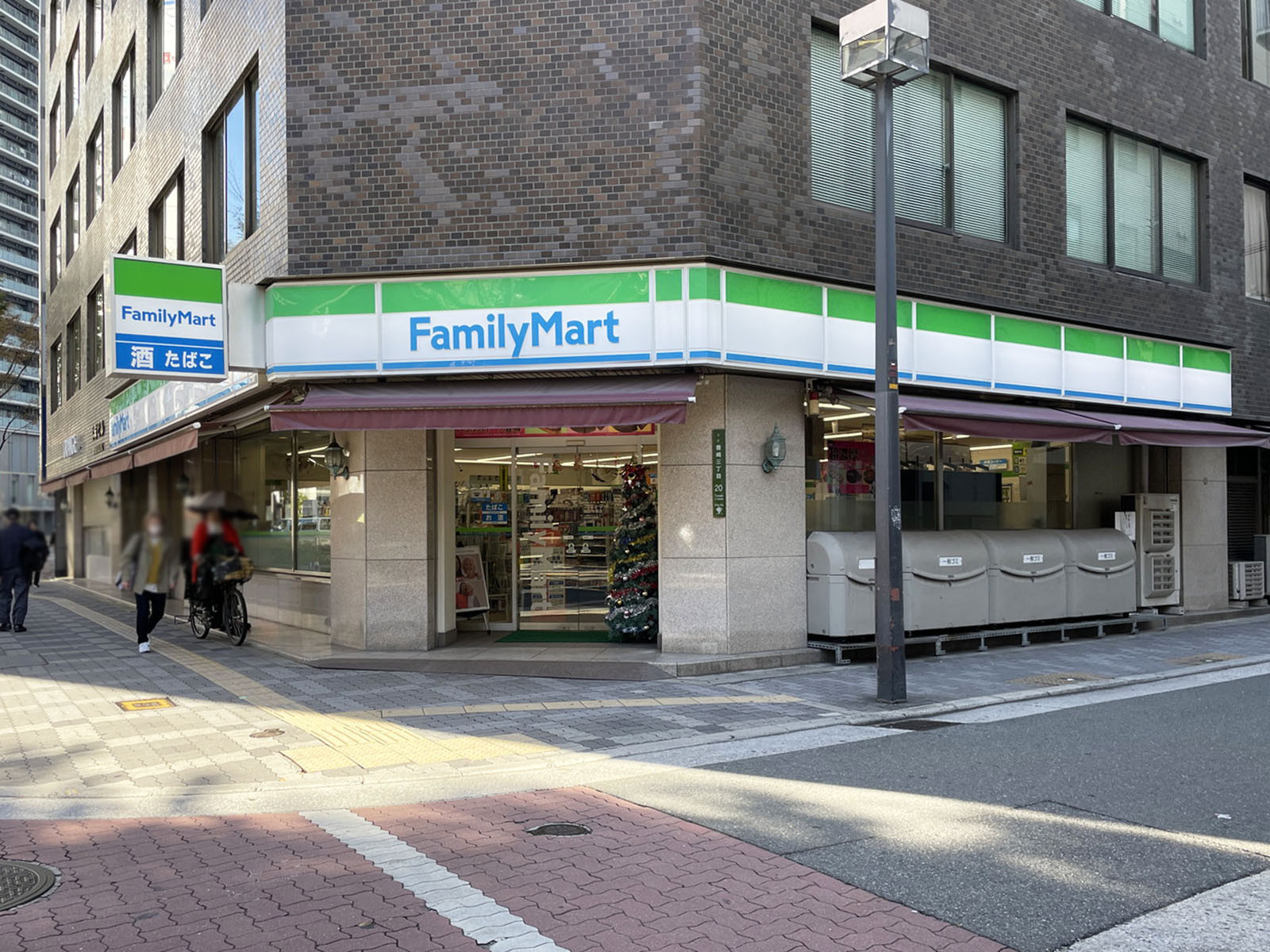 近くのファミリーマート 梅田中津店