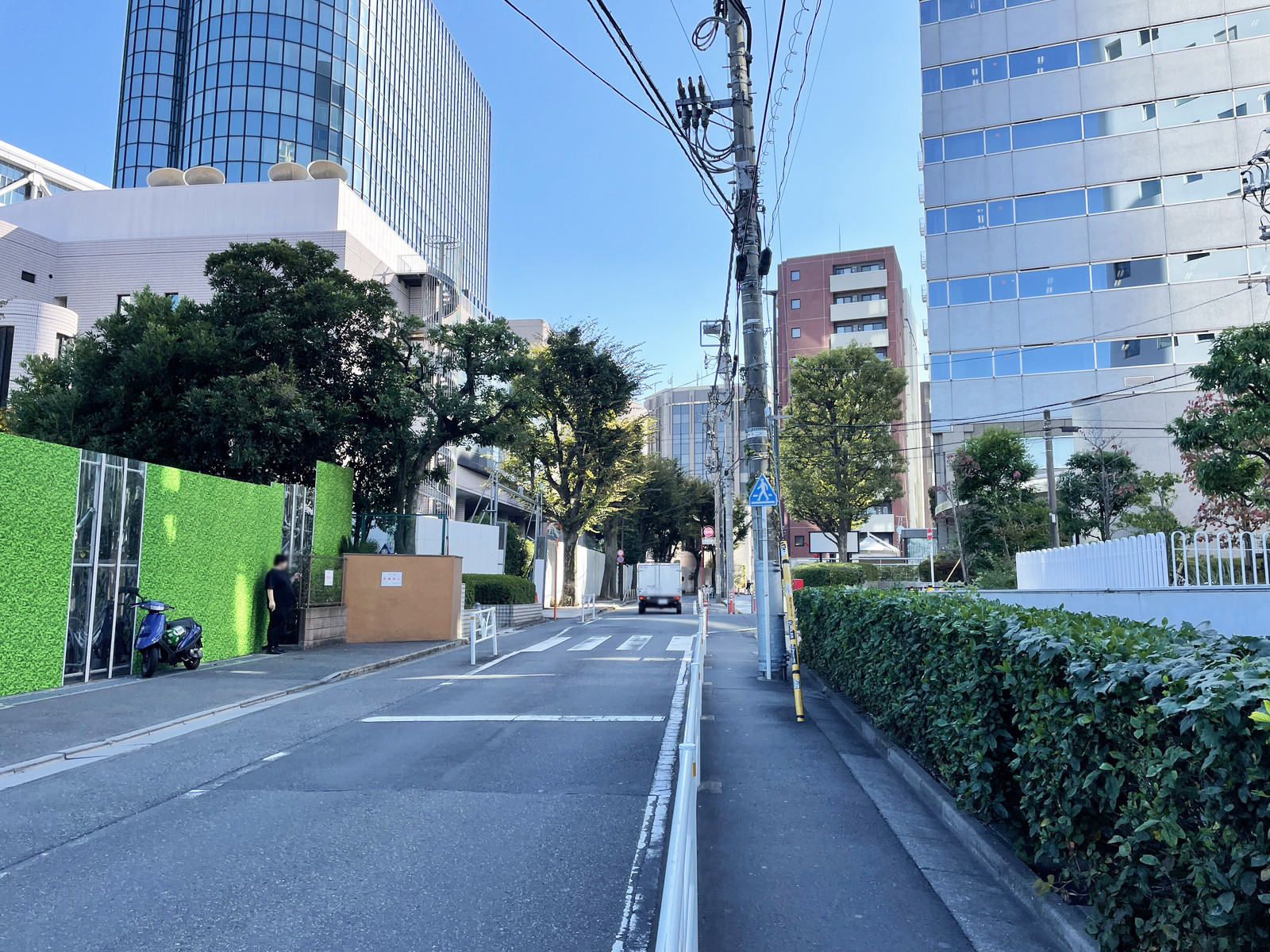 ヒューリック青山第二ビル前面の通り