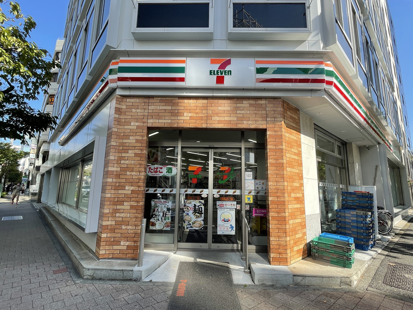 徒歩1分のセブンイレブン横浜尾上町2丁目店