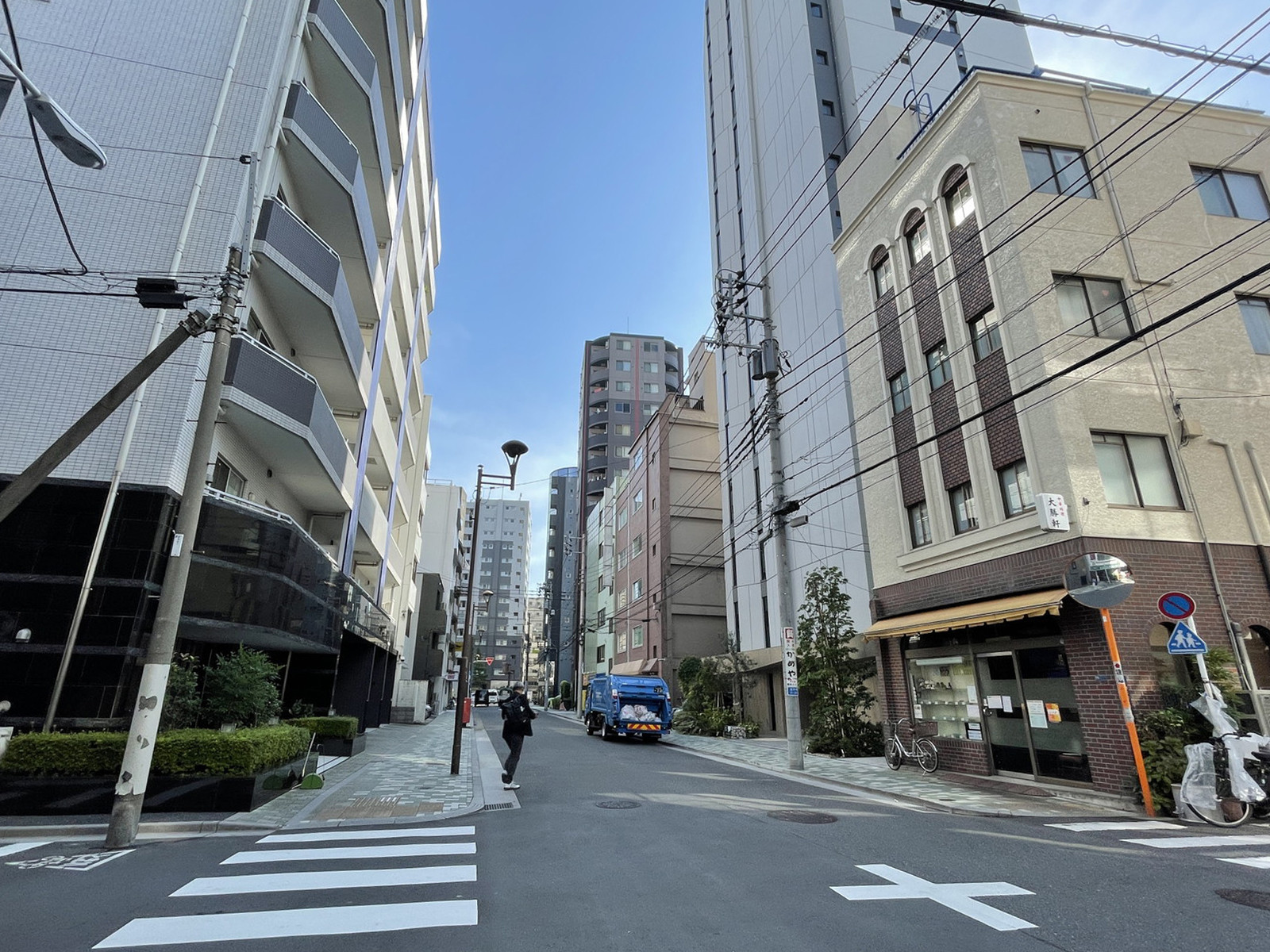NKグリーンビル前面の通り