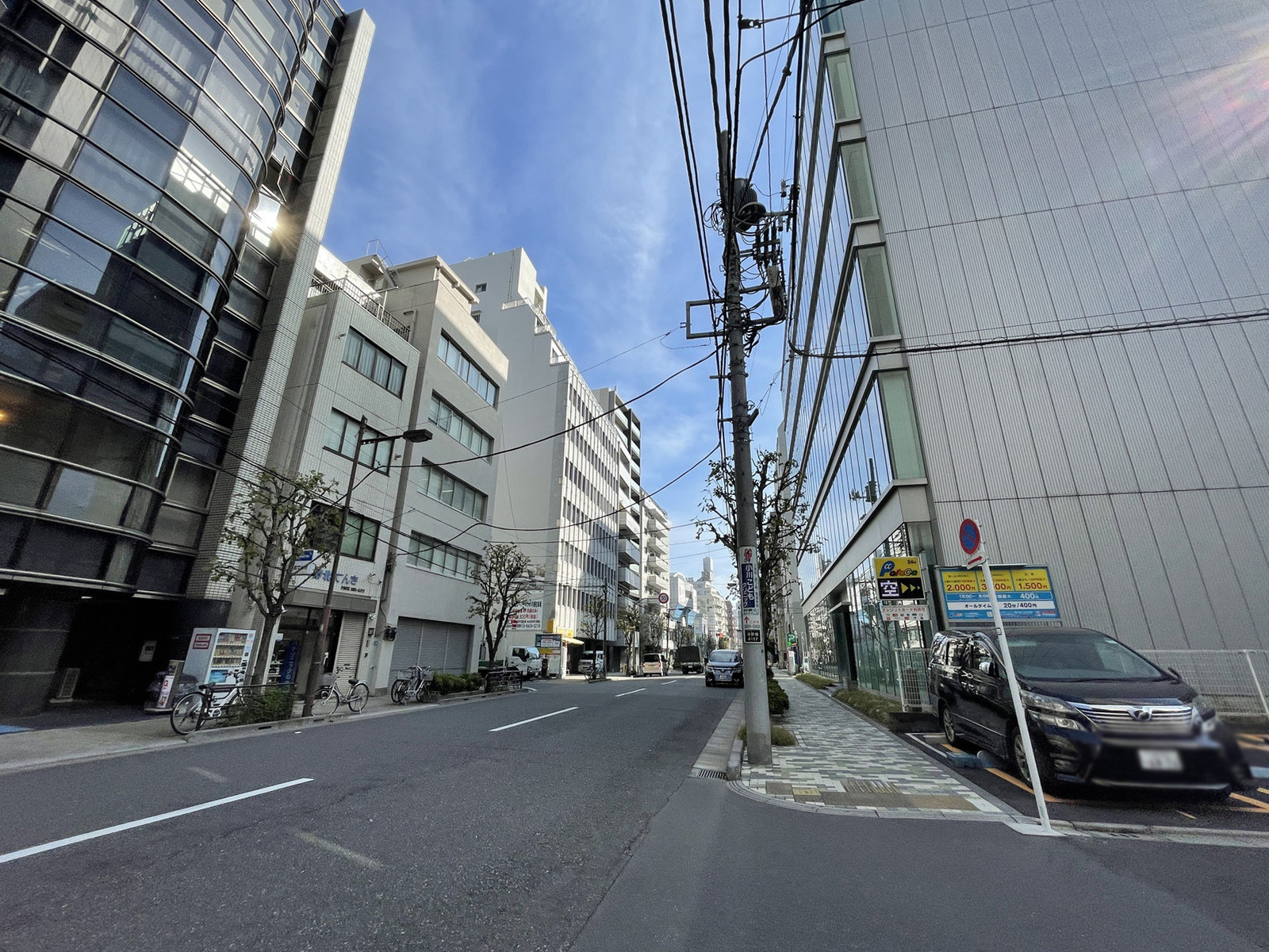 柳北ビル前面の通り