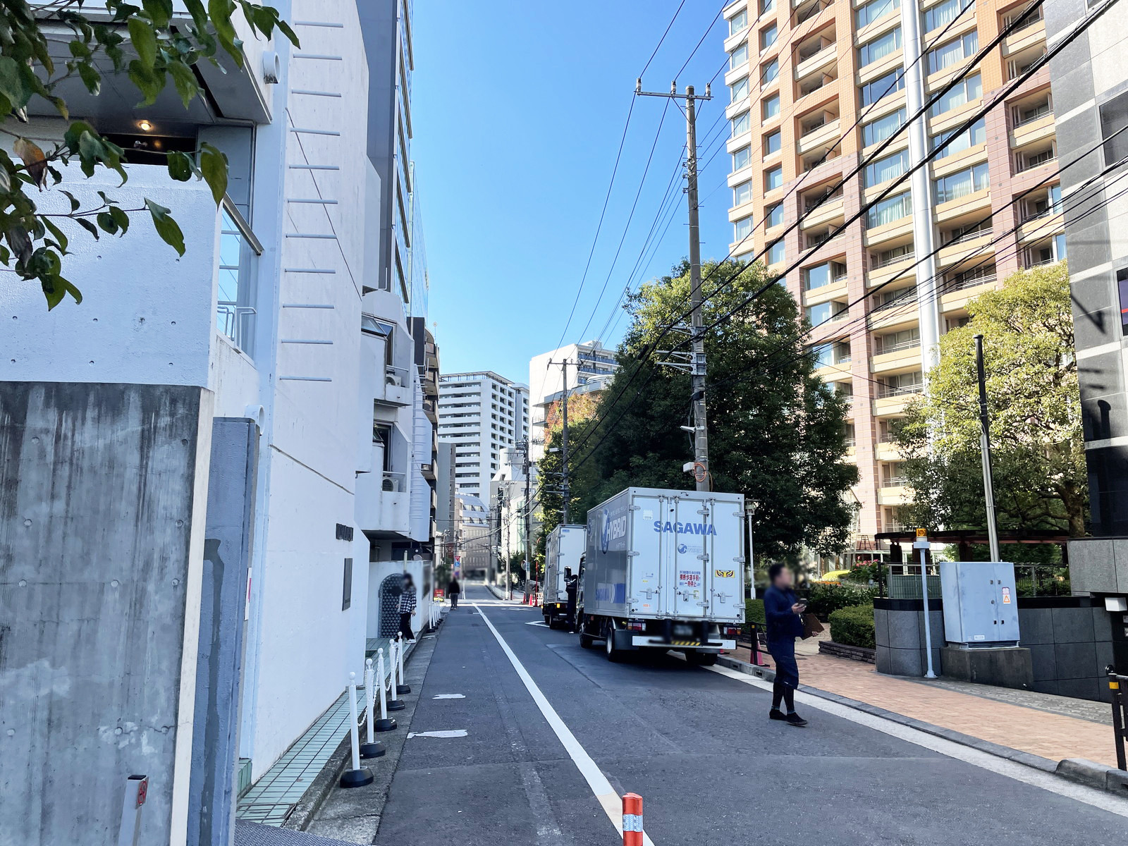 岡田ビル前面の通り