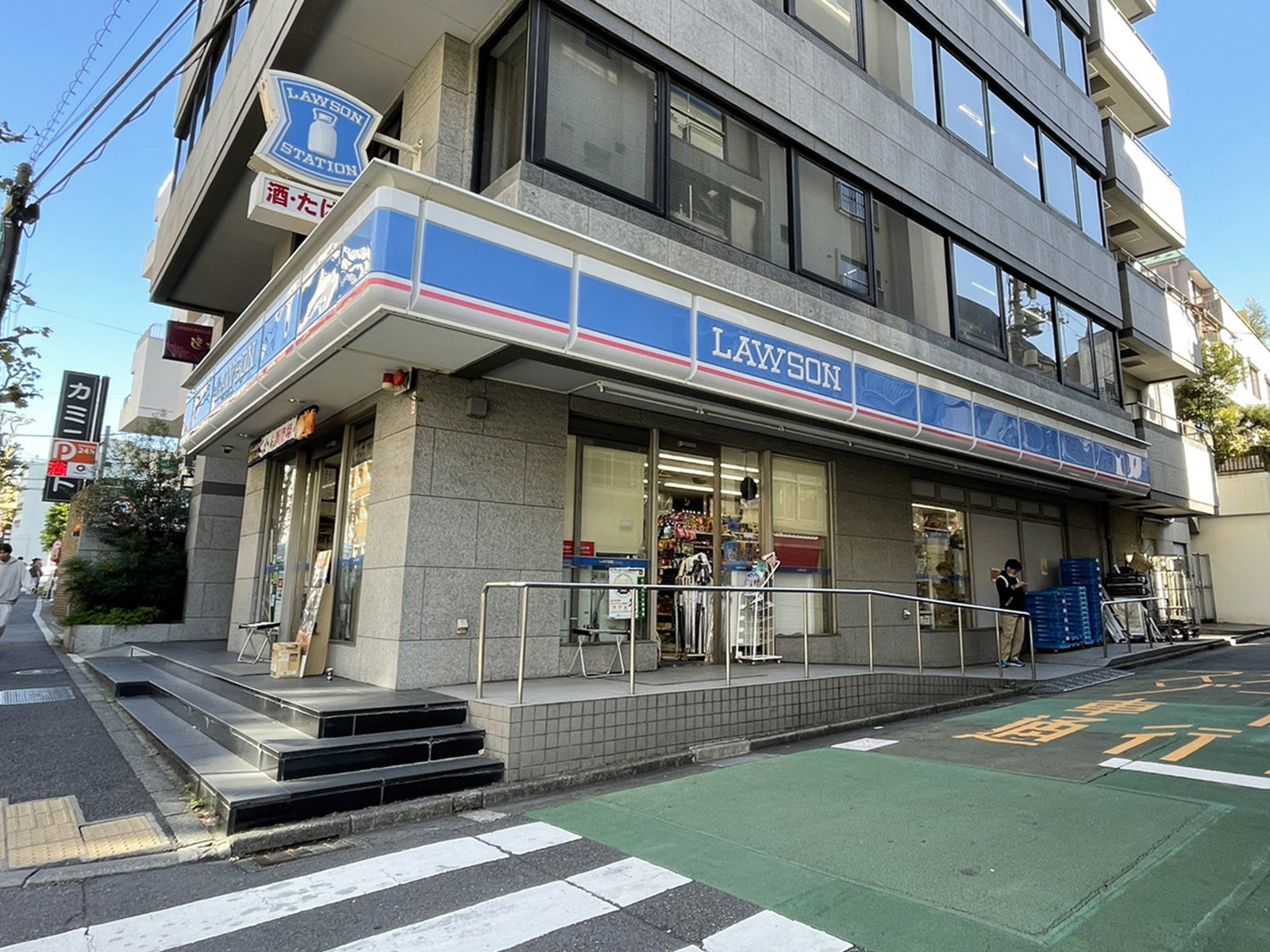 至近のローソン 渋谷東一丁目店