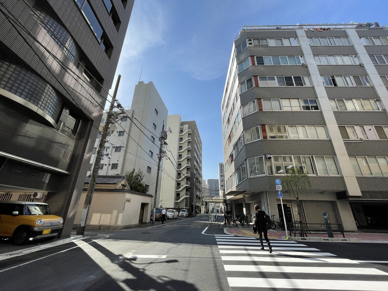 代地田中ビル前面の通り