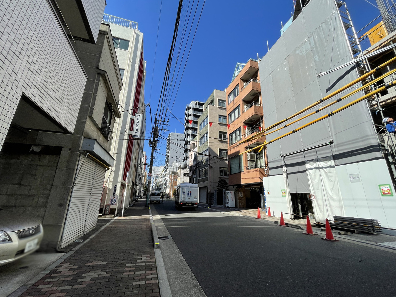 NW元浅草2前面の通り