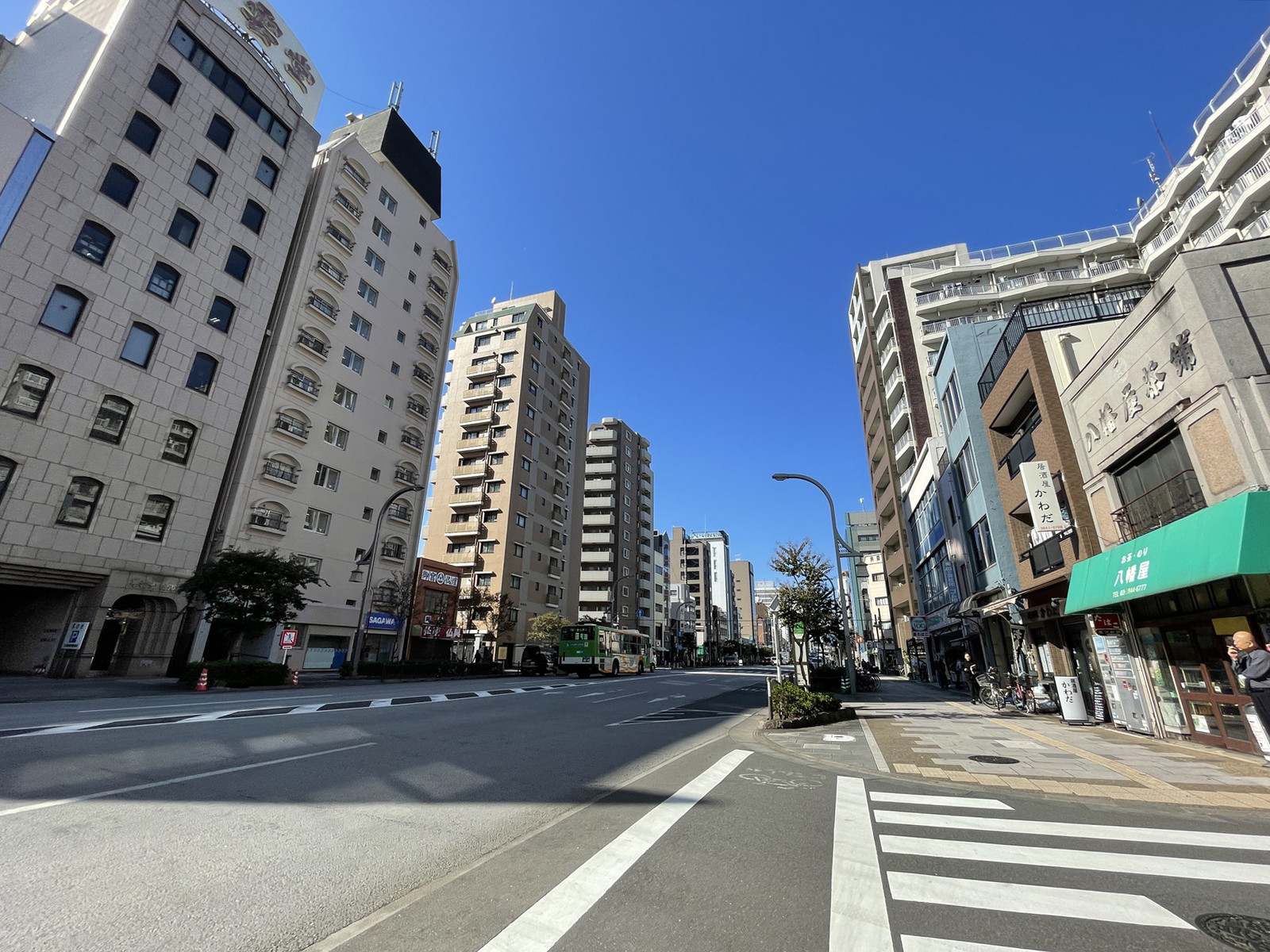イマス元浅草ビル前面の通り
