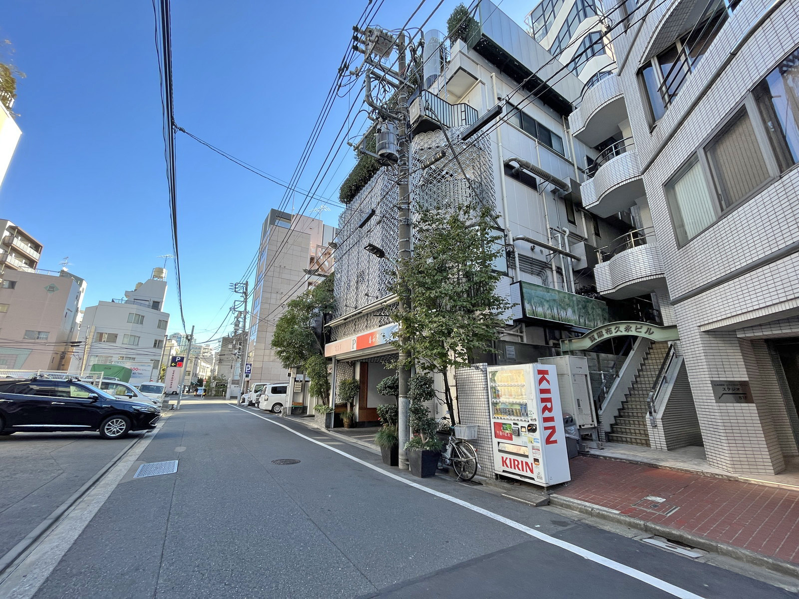 THE CITY 麻布十番 EAST前面通り