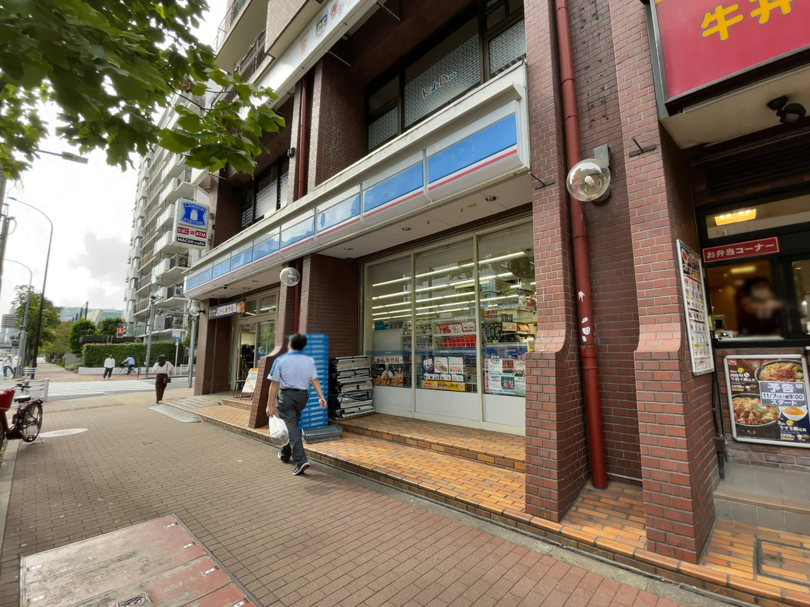 徒歩2分のローソン 芝浦四丁目店