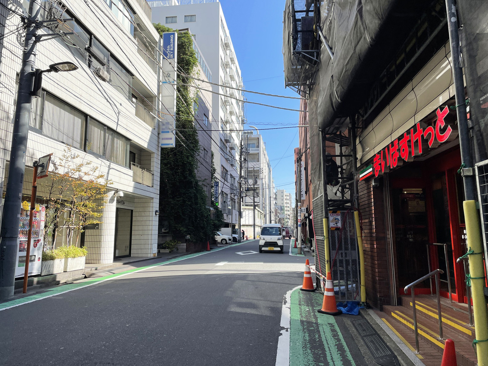 Verda Vista 新宿御苑前面の通り