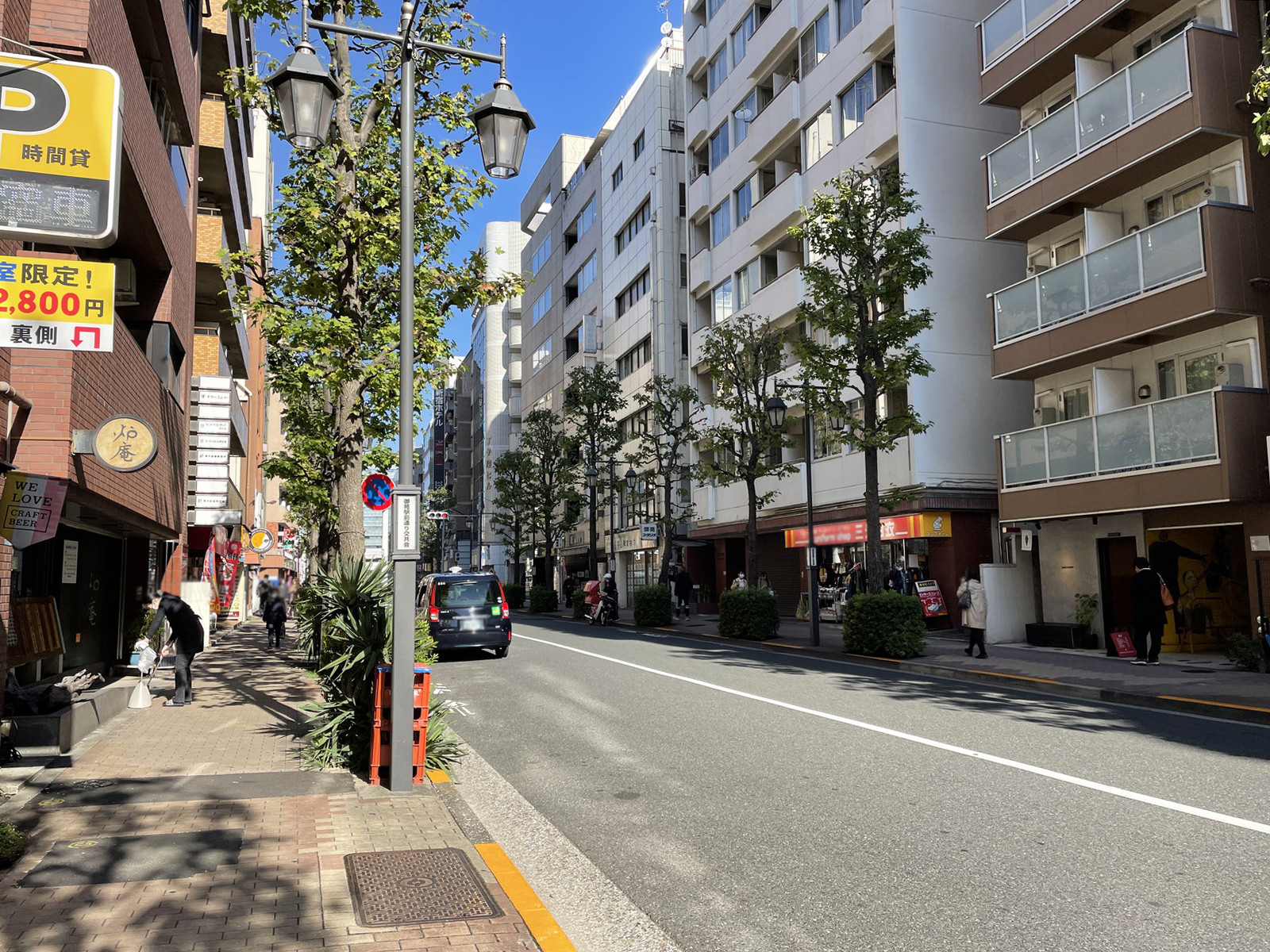 多摩川新宿ビル前面の通り