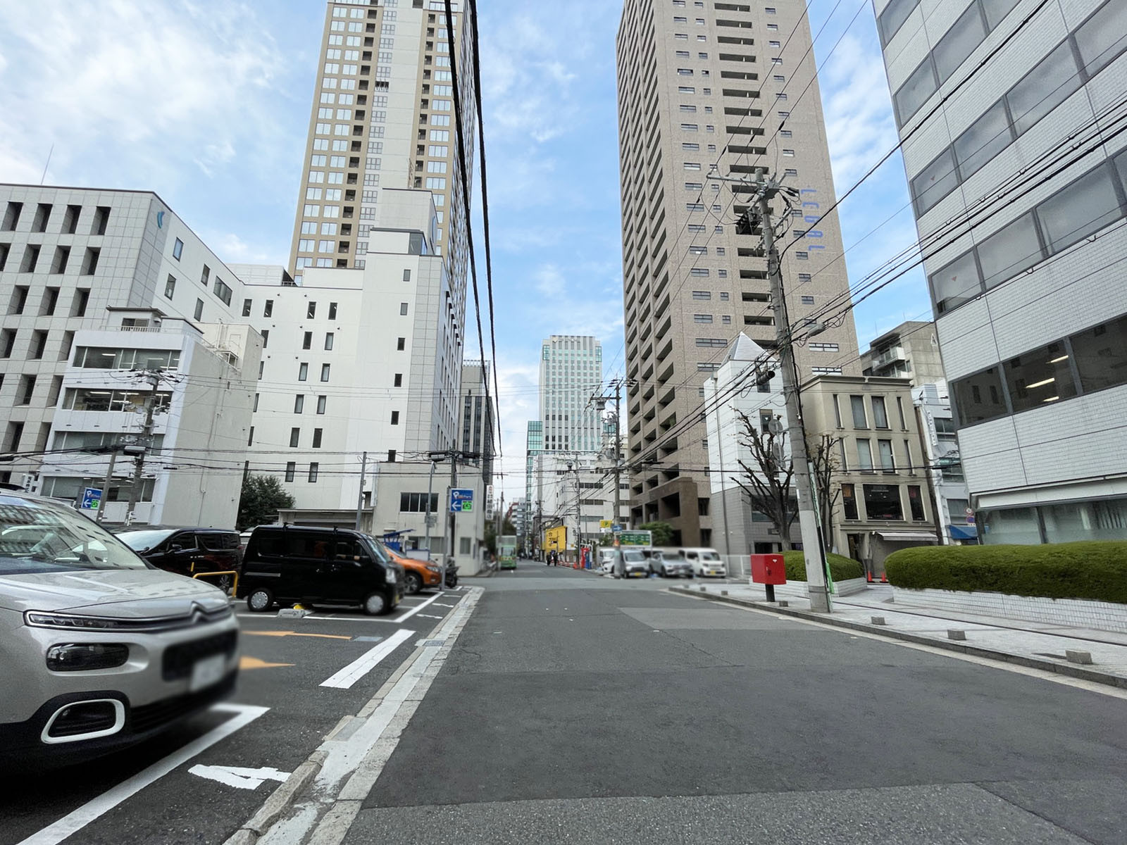 淡路町ダイビル前面の通り