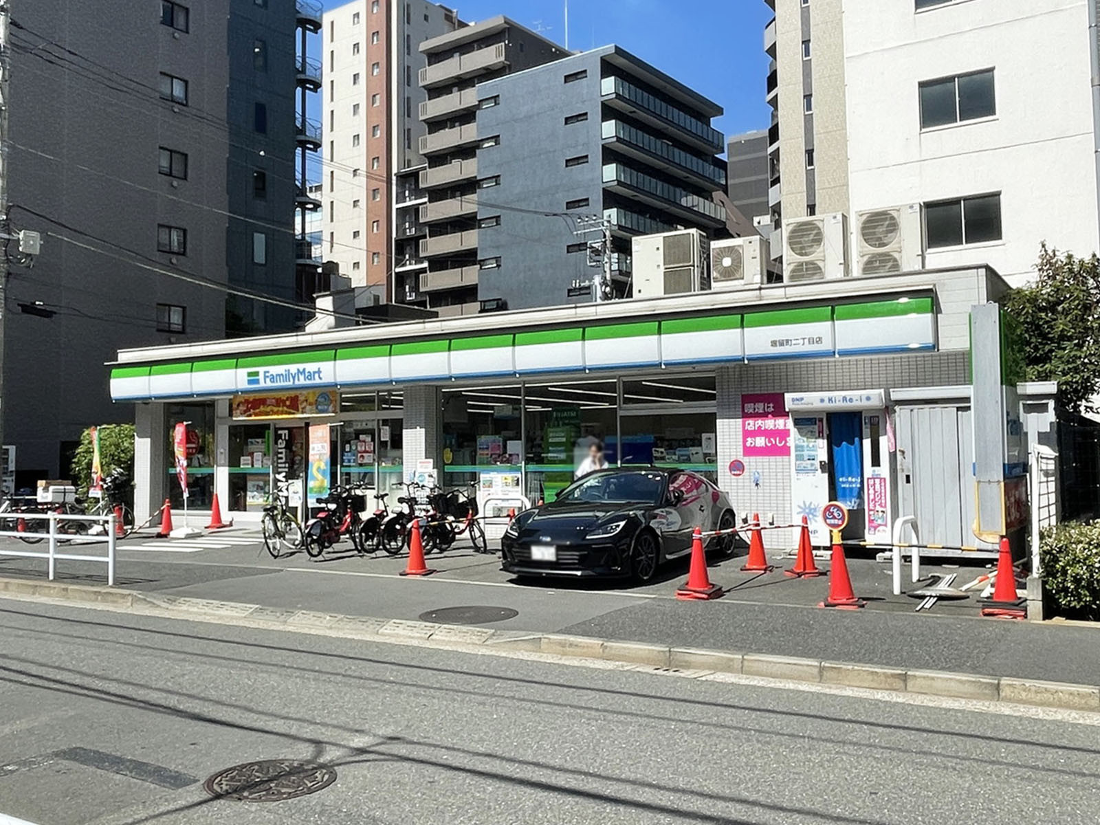 徒歩3分のファミリーマート 堀留町二丁目店