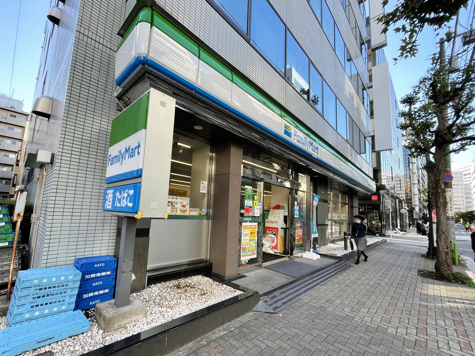至近のファミリーマート 日本橋小学校前店