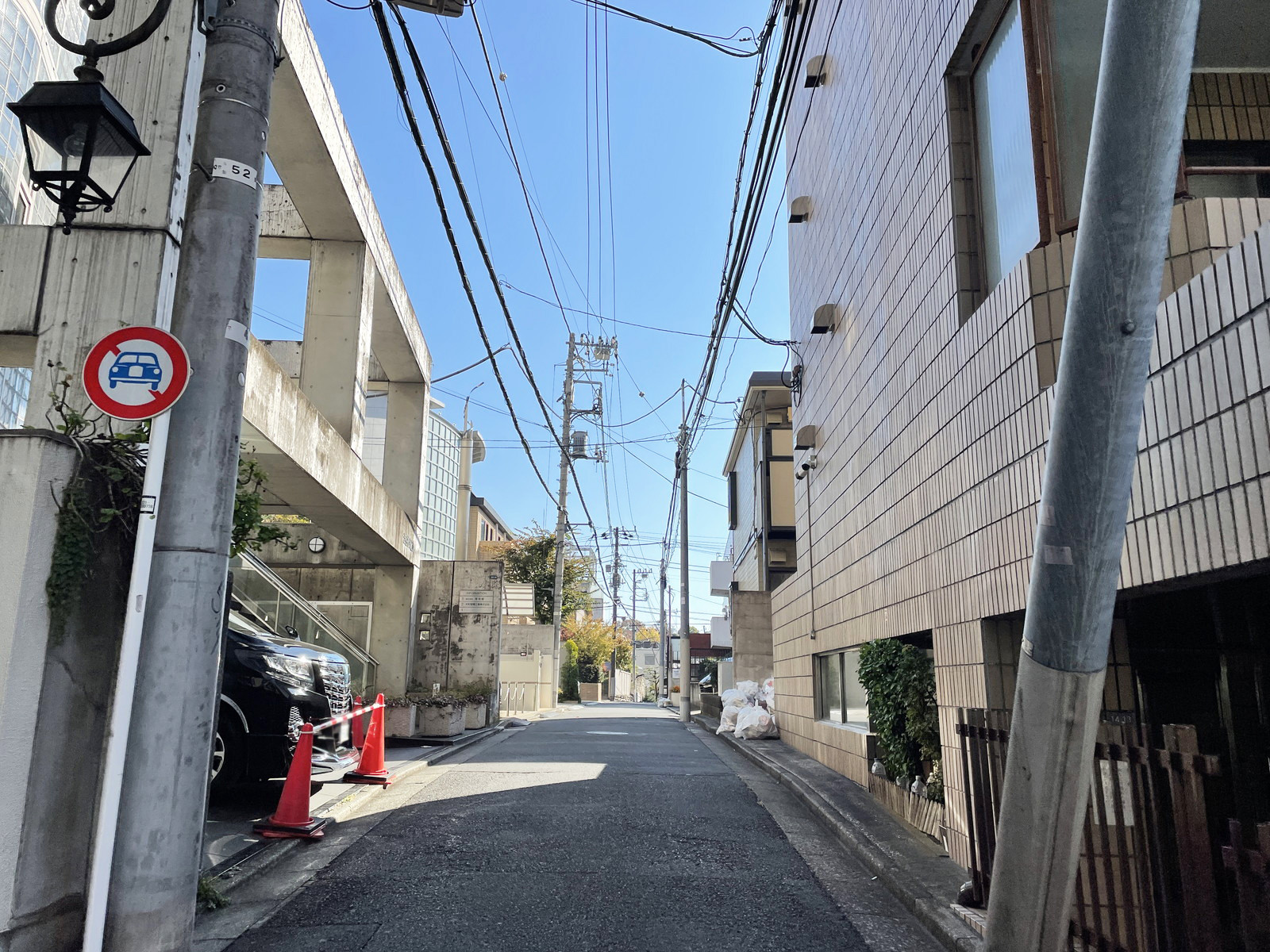 渋谷松永ビル前面の通り
