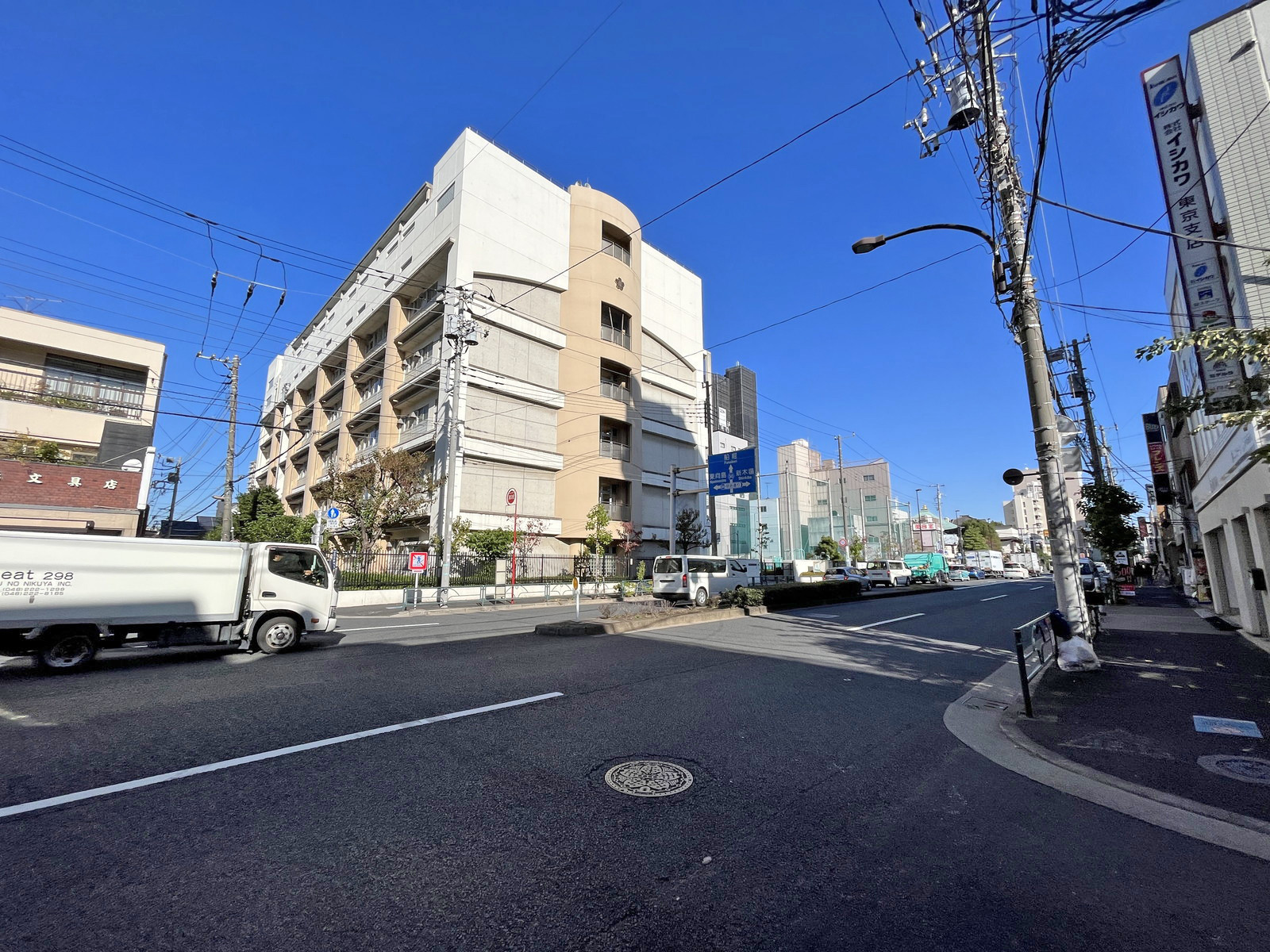 L-TOWER前面の大橋通り