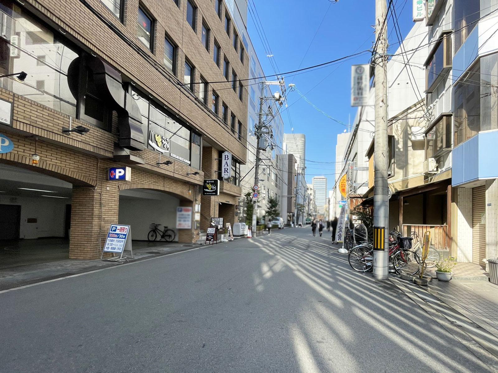 新横堀ビル前面の通り