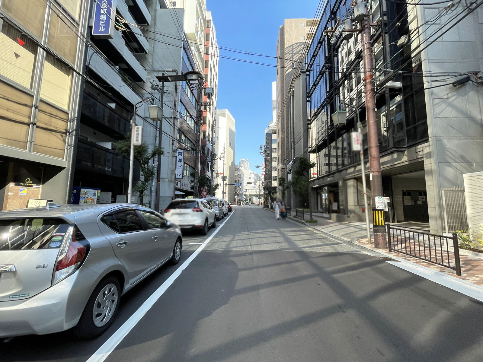 京町堀スクエア前面の通り