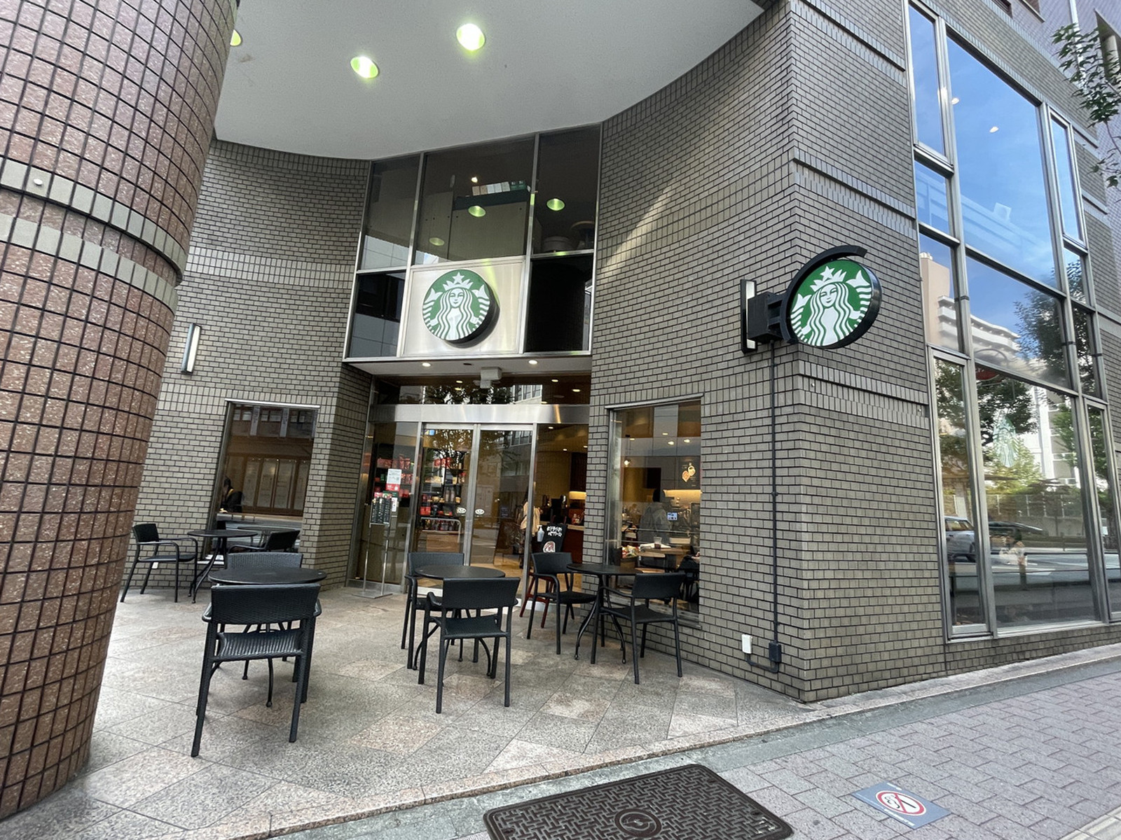 付近のスターバックスコーヒーお茶の水村田ビル店