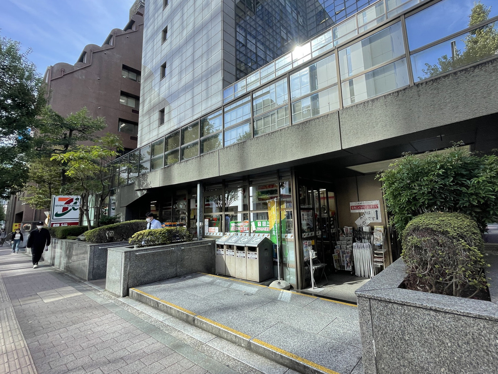 徒歩2分のセブンイレブン駿河台三楽病院店
