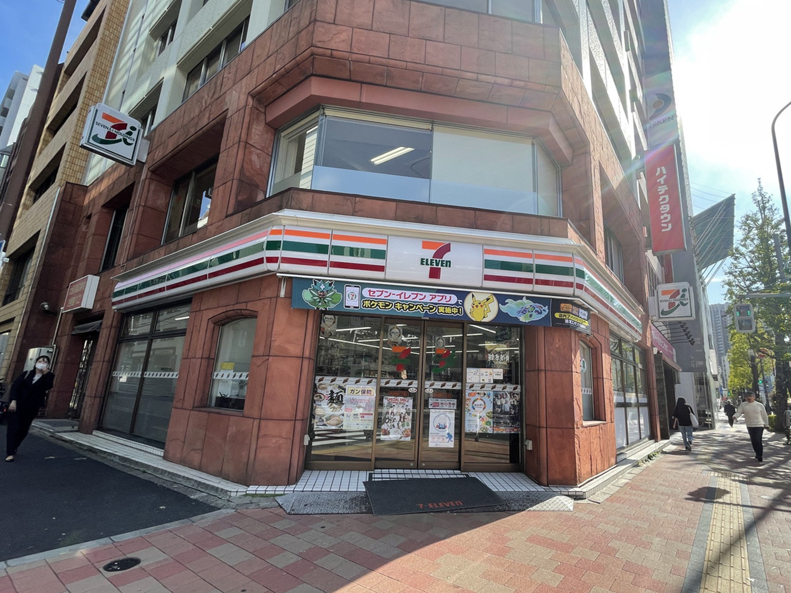 徒歩1分のセブンイレブン神田神保町1丁目店