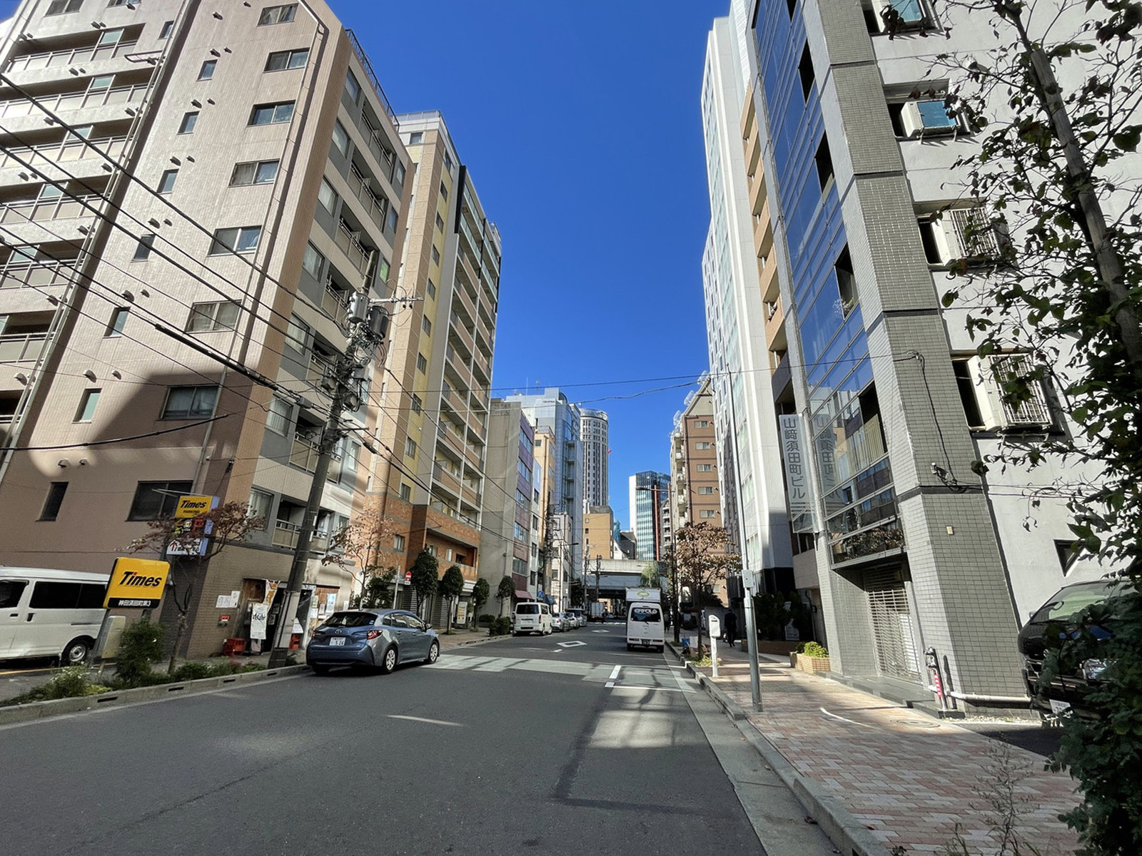YKS黒田ビル前面の通り
