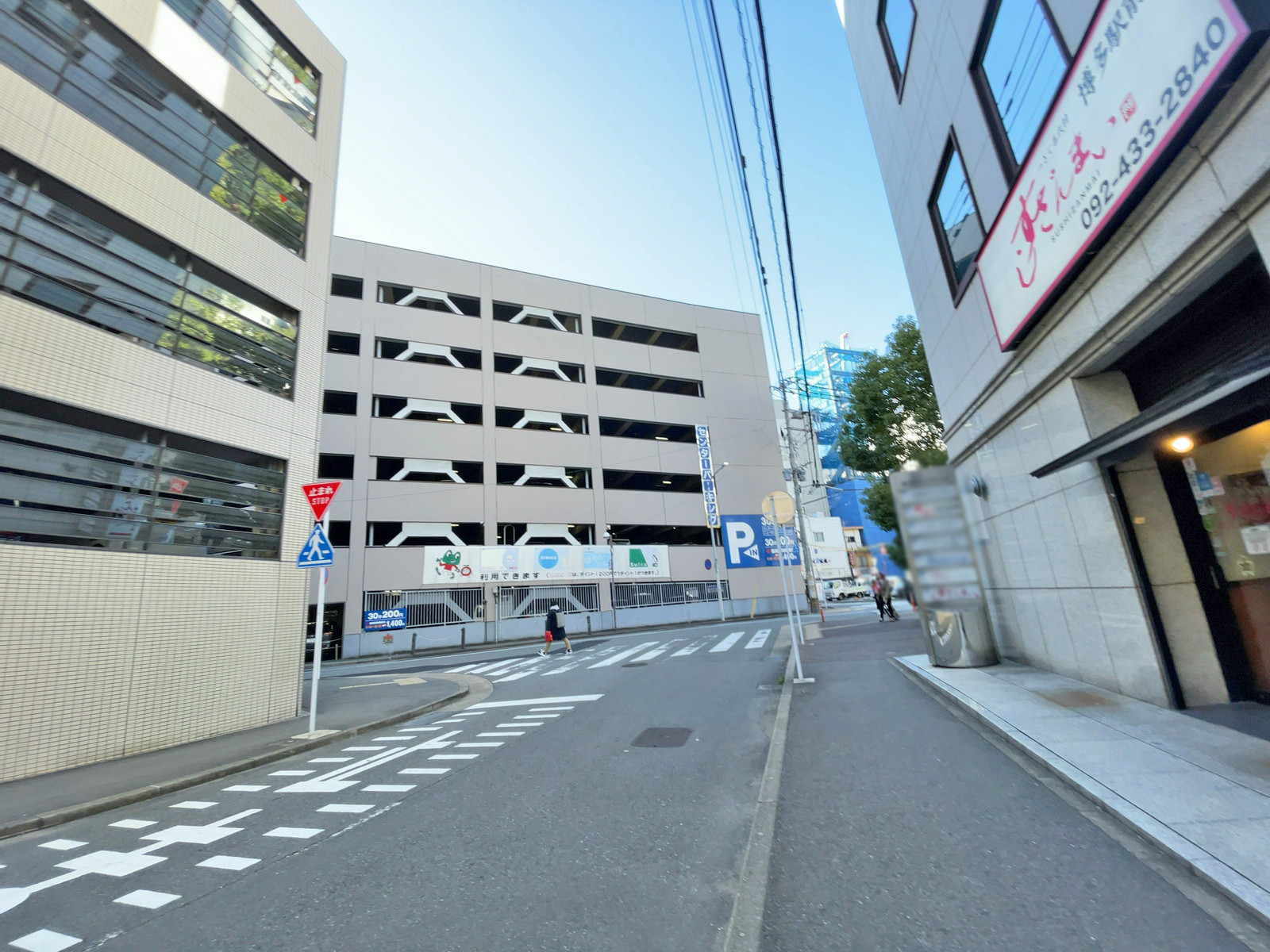 博多プレステージ別館前面通り