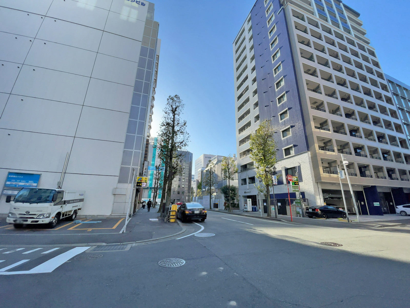 九勧末広通りビル前面通り