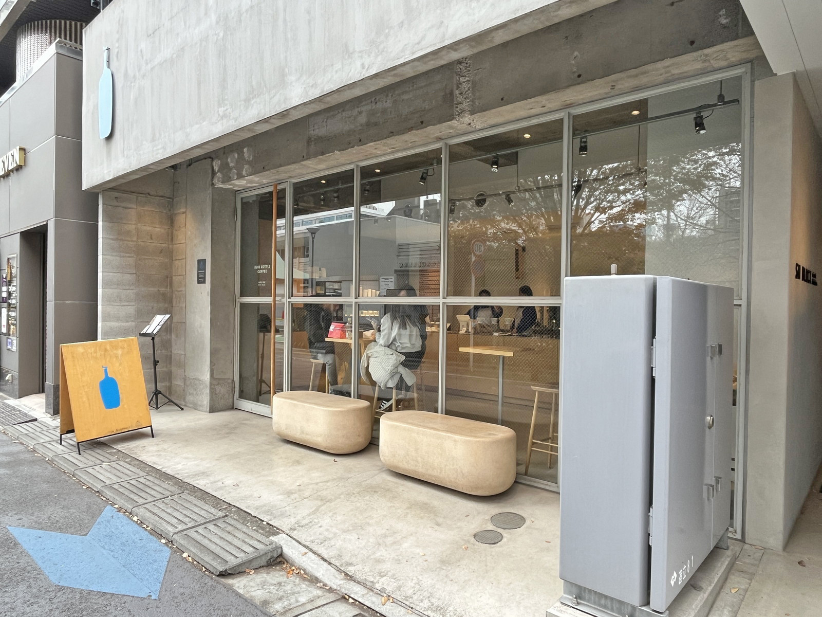 徒歩2分のブルーボトルコーヒー池袋カフェ