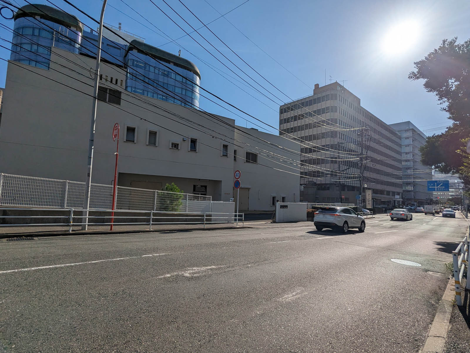 A.R.Kビル前面の通り