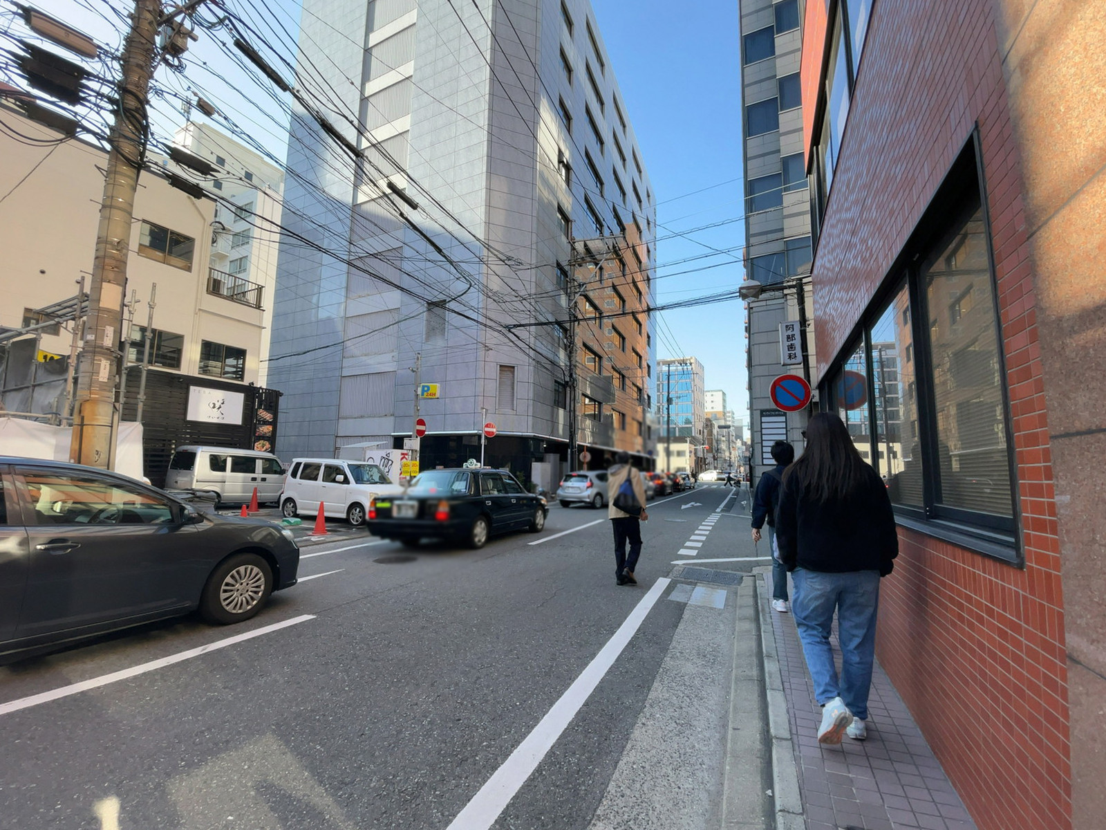 エヌケイビル前面の通り