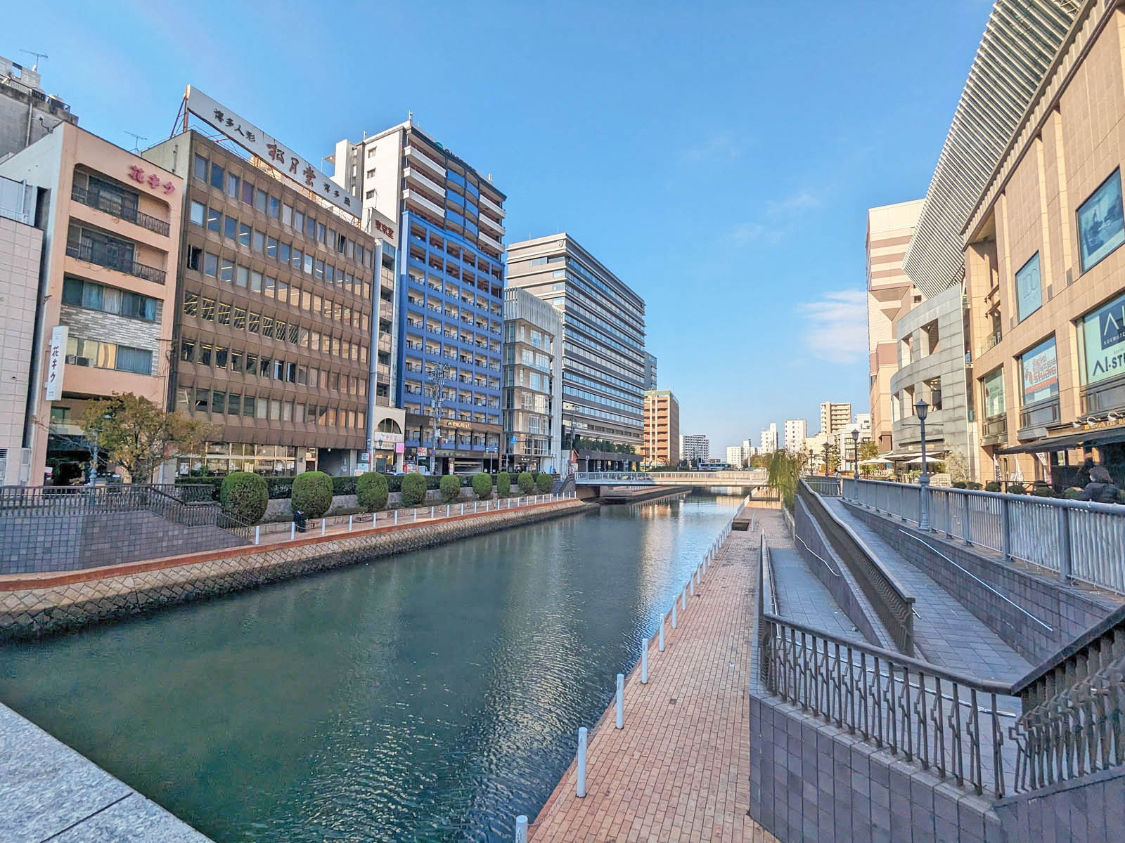 近くを流れる博多川