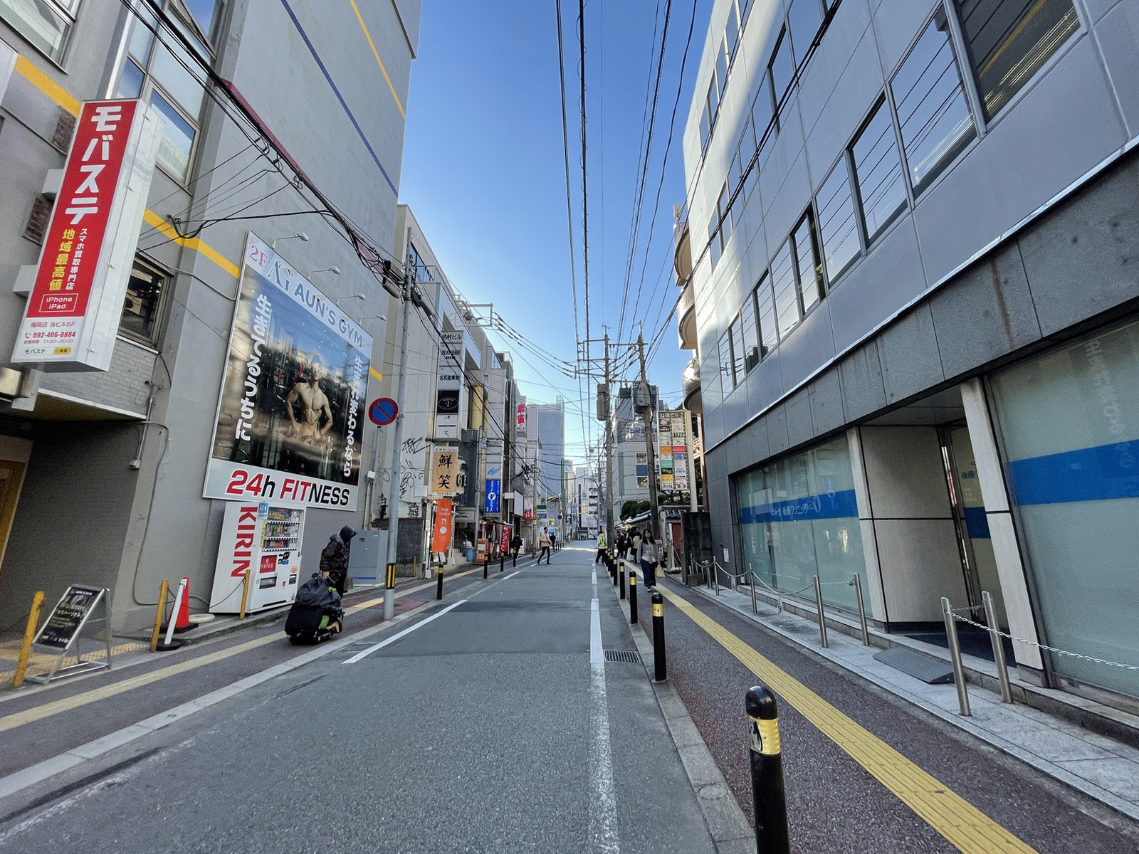 天神リンデンビル前面の通り