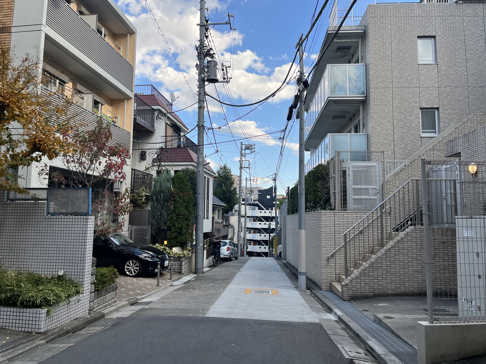 徳舛ビル前面の通り