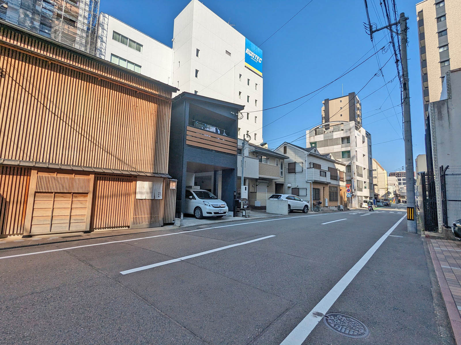ル･モンド博多前面通り