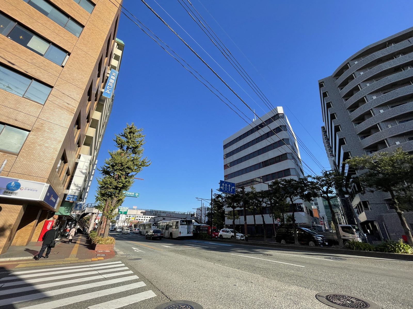イトーピア天神ビル前面の通り