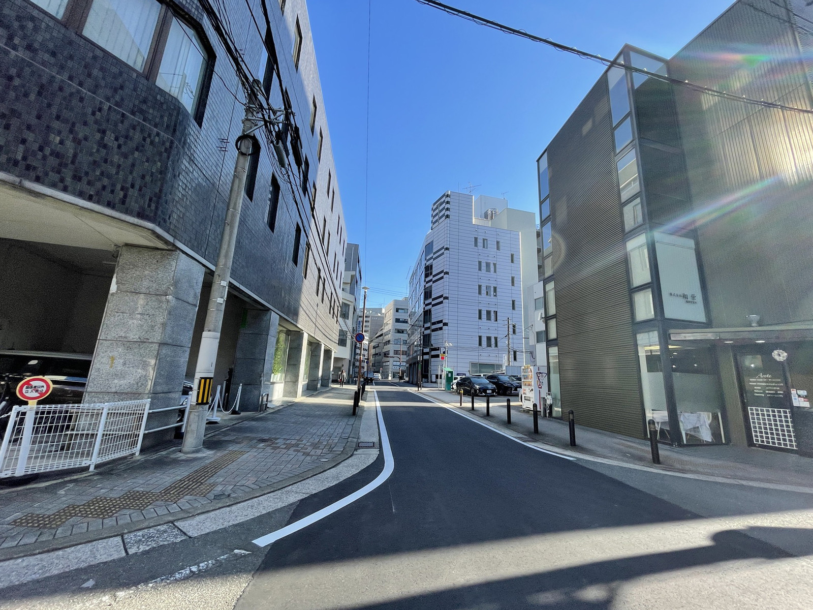 福桜ビル前面の通り