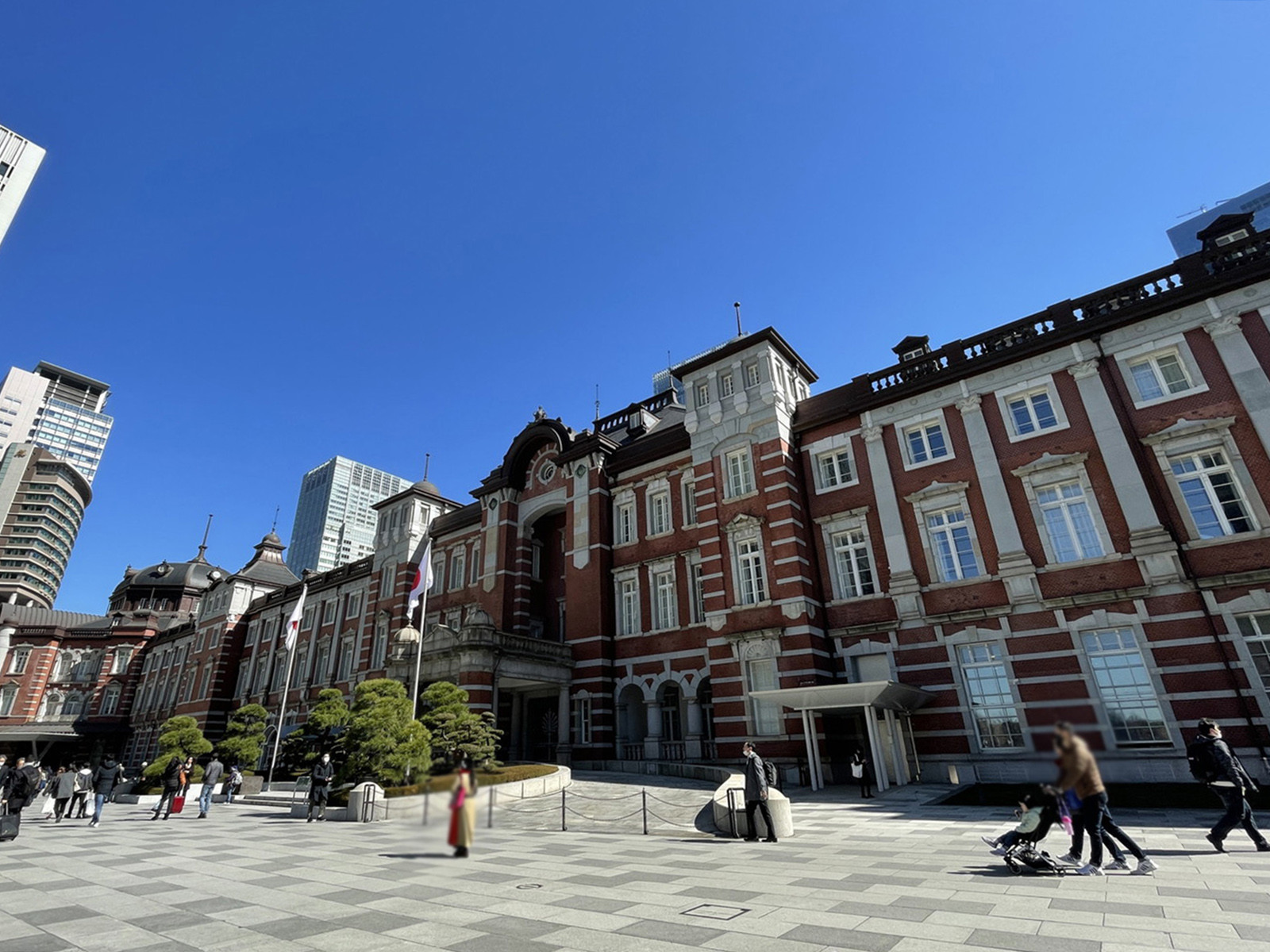 徒歩圏内の「東京駅」