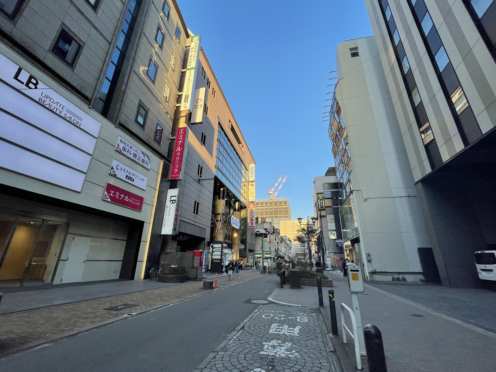 DADAビル前面の通り