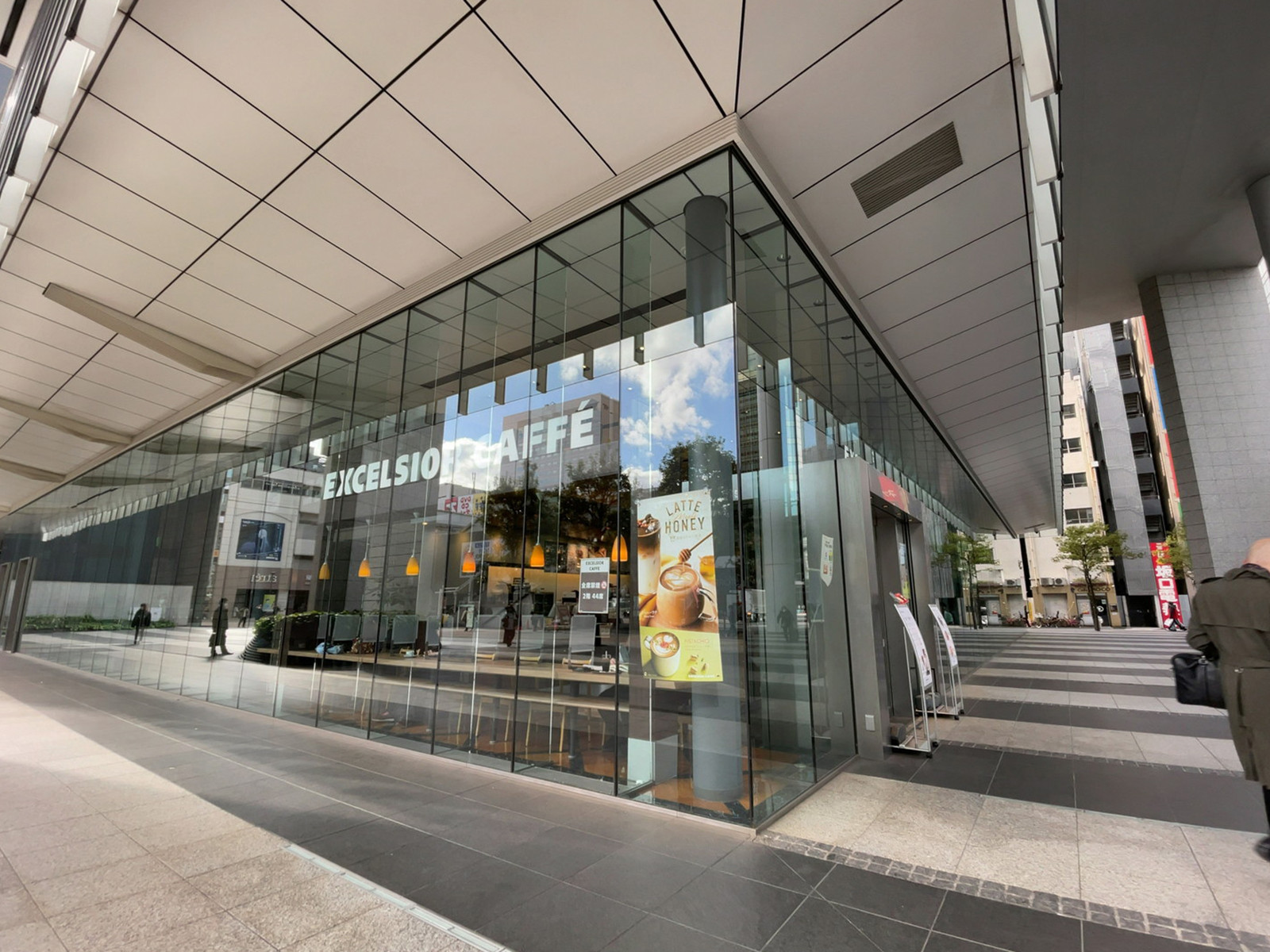 徒歩2分のエクセルシオール カフェ 秋葉原ダイビル店