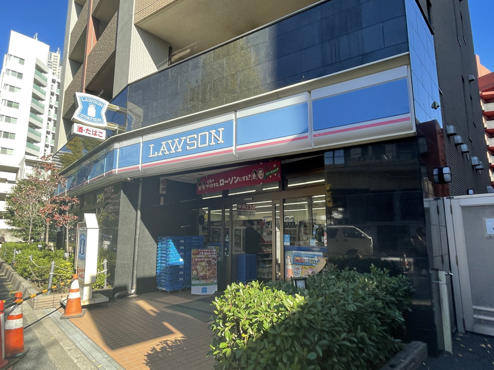 並びのローソン 代々木西参道店