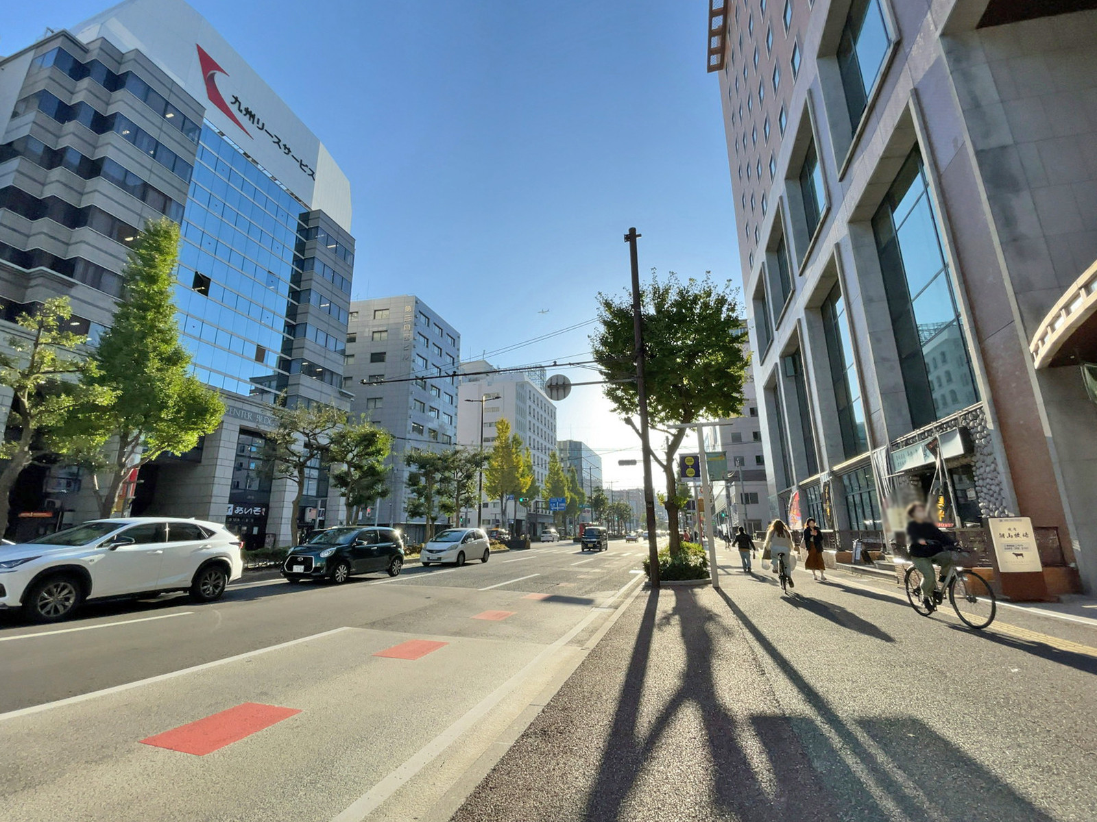 ダヴィンチ博多シティビル前面の住吉通り