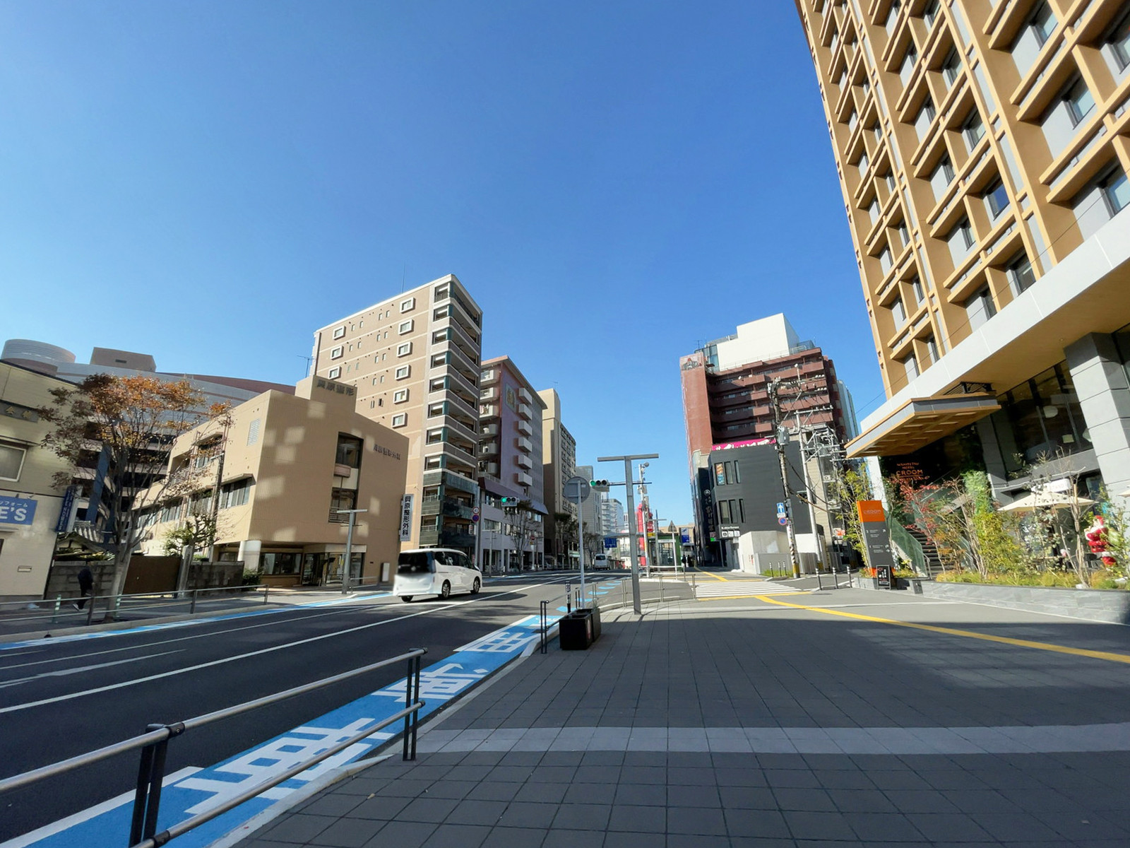 ニューガイアビルディングはかた駅前通りNo.60前面のはかた駅前通り