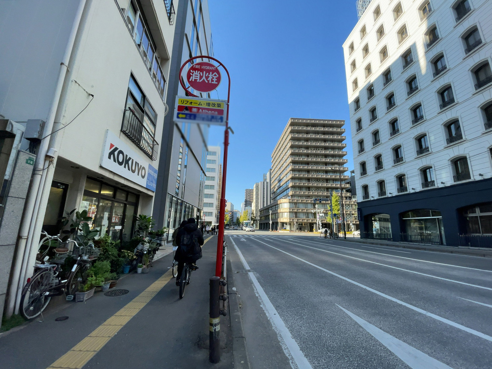 福岡GOAビル前面の通り