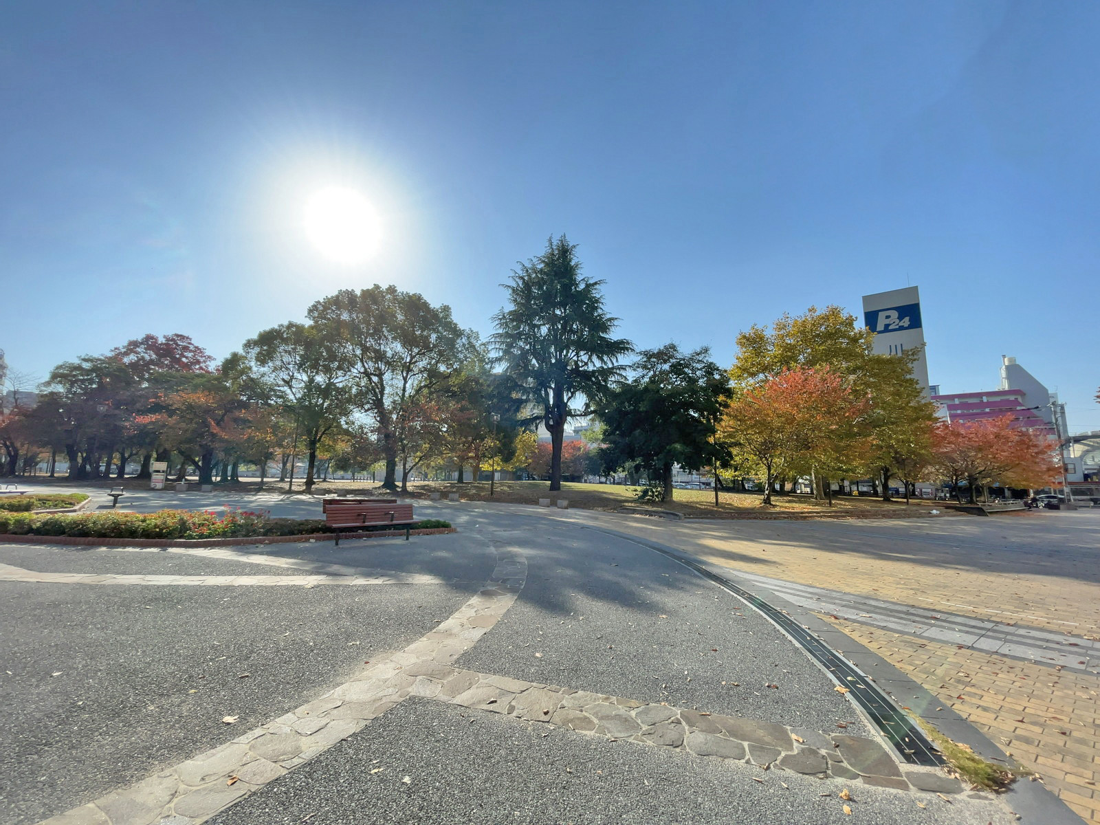 徒歩3分の冷泉公園