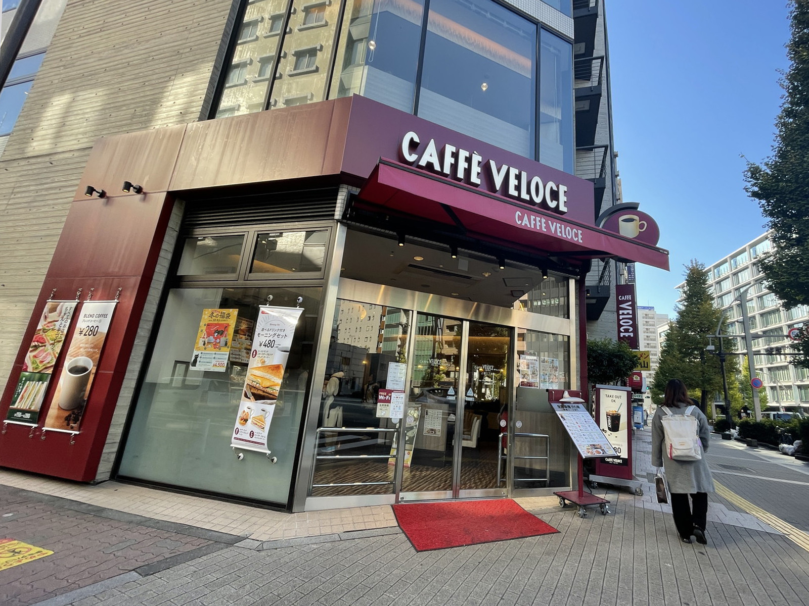 徒歩1分のカフェ・ベローチェ上野3丁目店