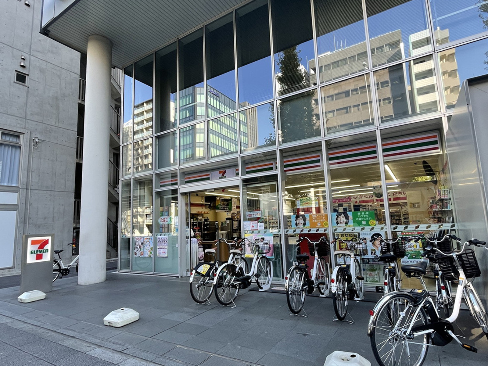 徒歩2分のセブンイレブン台東2丁目店