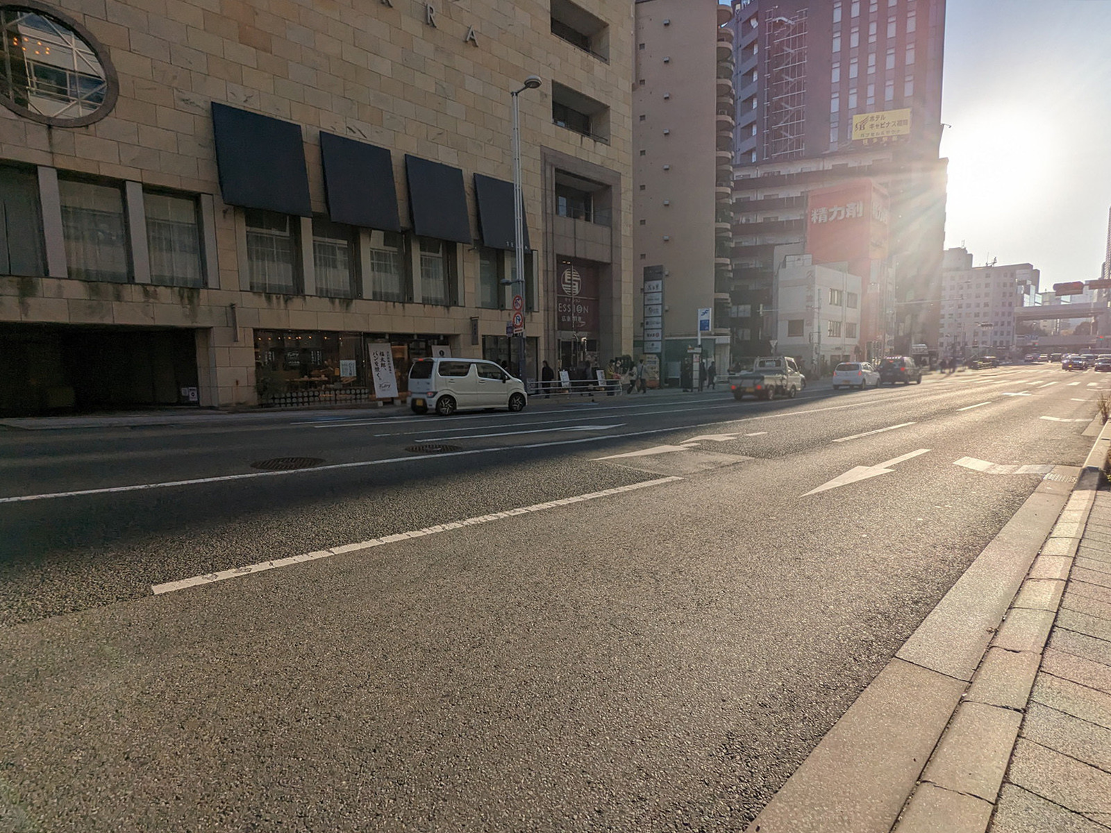 農業共済ビル前面の国体道路