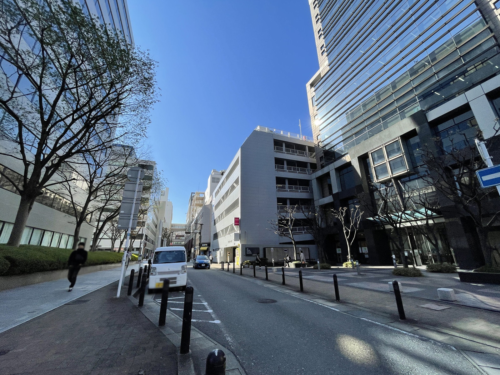 JRE天神クリスタルビル前面の通り
